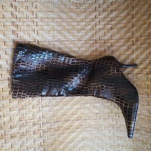 Diego di Lucca women's size 9 Croc embossed boot